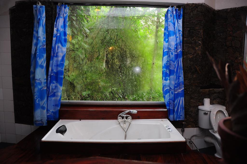 Boulder Garden Hotel Kalawana Ruang foto